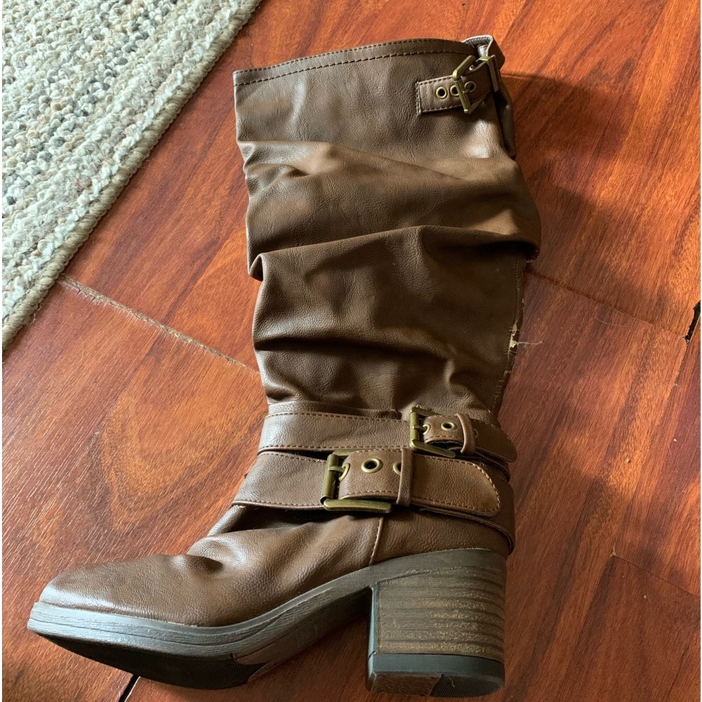 woman’s Knee High Boots